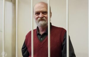 Assista ao inimigo pessoal de Putin desde que seus dias KGB baterem tiranos como ‘novo Hitler’ que ‘fede a morte’ em Brave Court Blast Assista ao inimigo pessoal de Putin desde que seus dias KGB baterem tiranos como 'novo Hitler' que 'fede a morte' em Brave Court Blast