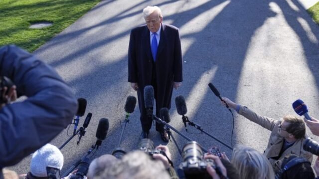 Atualizacoes-ao-vivo-Trump-enfrenta-reacao-por-deportacoes-departamento-de.jpg Atualizações ao vivo: Trump enfrenta reação por deportações, departamento de educação