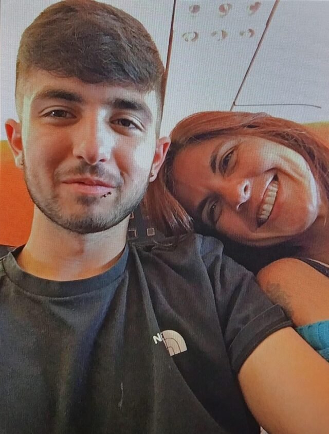 Brit-25-faltando-250-dias-depois-de-desaparecer-em-ferias.jpg Brit, 25, faltando 250 dias depois de desaparecer em férias em família com 'mulher que ele conheceu online' e enviando texto final para mamãe - o sol