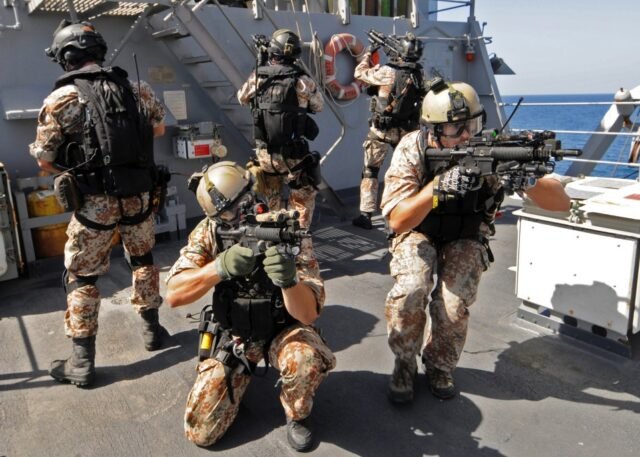 Como as forças do Ártico no estilo SAS que treinam sob o gelo defenderão a Groenlândia de Trump e por que apenas brutais brutais mais fortes
