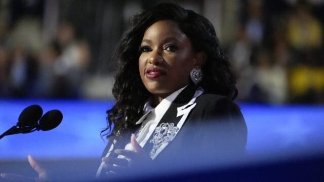 Crockett rasga Fetterman por bater seu vídeo viral: 'Eu não aparece em moletons'
