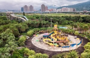 Dentro do Parque Aquático Creepy deixado abandonado após a tragédia arrepiante que atingiu o festival com moradores ainda assombrados por gritos Dentro do Parque Aquático Creepy deixado abandonado após a tragédia arrepiante que atingiu o festival com moradores ainda assombrados por gritos