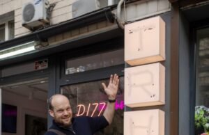 Dois cafés na Ucrânia em homenagem a Donald Trump rasgar sinais de fúria no presidente dos EUA Dois cafés na Ucrânia em homenagem a Donald Trump rasgar sinais de fúria no presidente dos EUA