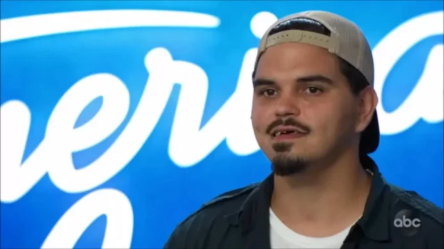 Doug Kiker, participante do American Idol, morto aos 32
