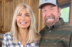 Gena e Chuck Norris compartilham como seus seis cães os mantêm saudáveis antes de seu 85º aniversário Gena e Chuck Norris compartilham como seus seis cães os mantêm saudáveis antes de seu 85º aniversário