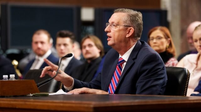 'Gut Punch': os democratas recedem o plano de Trump de cortar 80.000 em assuntos de veteranos
