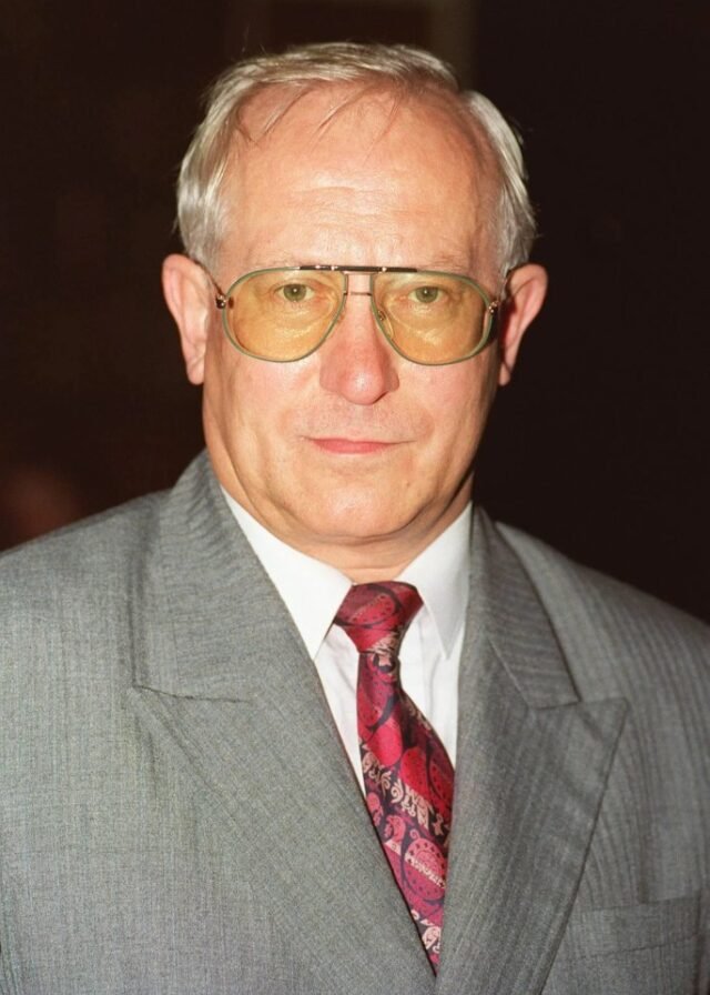 KGB Spy Oleg Gordievsky, que desertou para o Reino Unido e viveu sob proteção policial antes de estrelar a série BBC morrer com 86 anos
