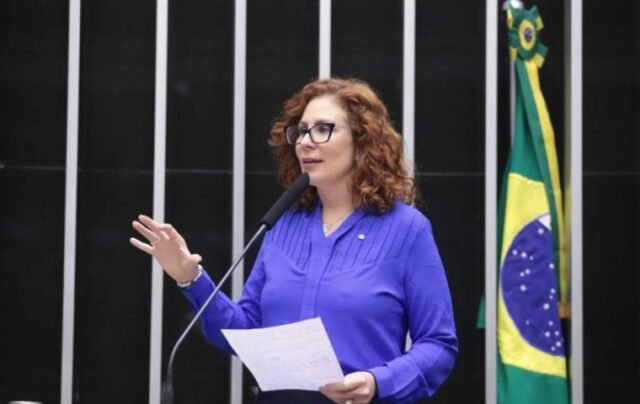 O STF do Brasil dá três polegares para a congressista bolonarista - MERCOPRESS
