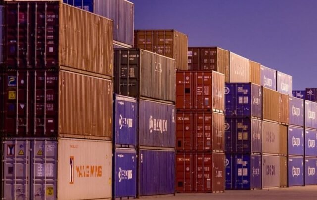 O comércio do Brasil sofre os impactos dos preços mais baixos para as exportações de commodities e aumento das importações - MercOpress
