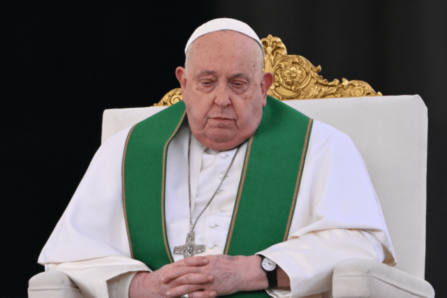 O-papa-Francisco-a-ser-libertado-do-hospital-amanha-pois.webp.png O papa Francisco a ser libertado do hospital amanhã, pois os documentos dizem que ele quase morreu de pneumonia e agora deve reaprender para falar