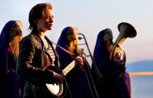 ‘O’Dessa’ Review: Sadie Sink canta em bokers queer rock musical 'O'Dessa' Review: Sadie Sink canta em bokers queer rock musical