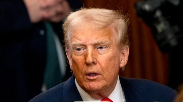 Trump aumenta o confronto com o judiciário
