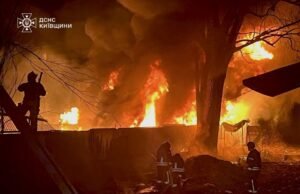 Trump pressiona por ‘Ucrânia cessar -fogo com putin pela Páscoa’, mas a paz está em equilíbrio à medida que o ataque de drone de Putin continua Trump pressiona por 'Ucrânia cessar -fogo com putin pela Páscoa', mas a paz está em equilíbrio à medida que o ataque de drone de Putin continua