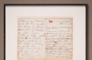 Uma das últimas cartas pungentes enviadas do Titanic a bordo emerge – com o Omen assustador de seu autor britânico condenado Uma das últimas cartas pungentes enviadas do Titanic a bordo emerge - com o Omen assustador de seu autor britânico condenado