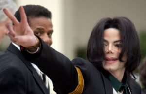 VID nunca antes visto mostra que os advogados de Michael Jackson fazem referência distorcida ao afogamento da criança em deixar Neverland 2 Doc VID nunca antes visto mostra que os advogados de Michael Jackson fazem referência distorcida ao afogamento da criança em deixar Neverland 2 Doc
