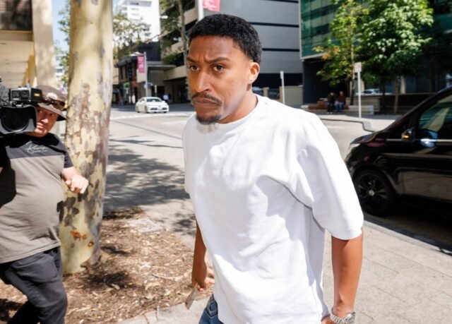 Youtuber-e-Rapper-Yung-Fothy-acusado-de-estuprar-turistas-britanicos.jpg Youtuber e Rapper Yung Fothy acusado de estuprar turistas britânicos no Hotel em Magaluf