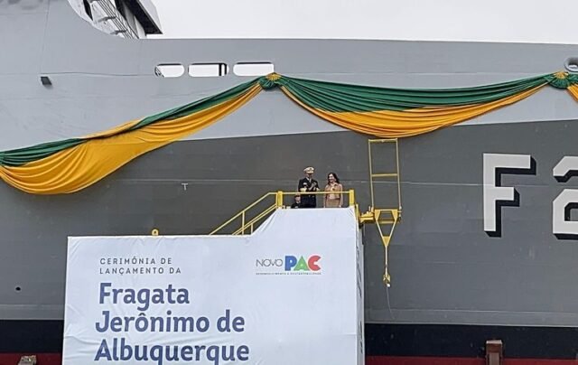 Alckmin-participa-do-batizado-da-nova-fragata-da-Marinha-Brasileira.jpg Alckmin participa do batizado da nova fragata da Marinha Brasileira - Merbopress