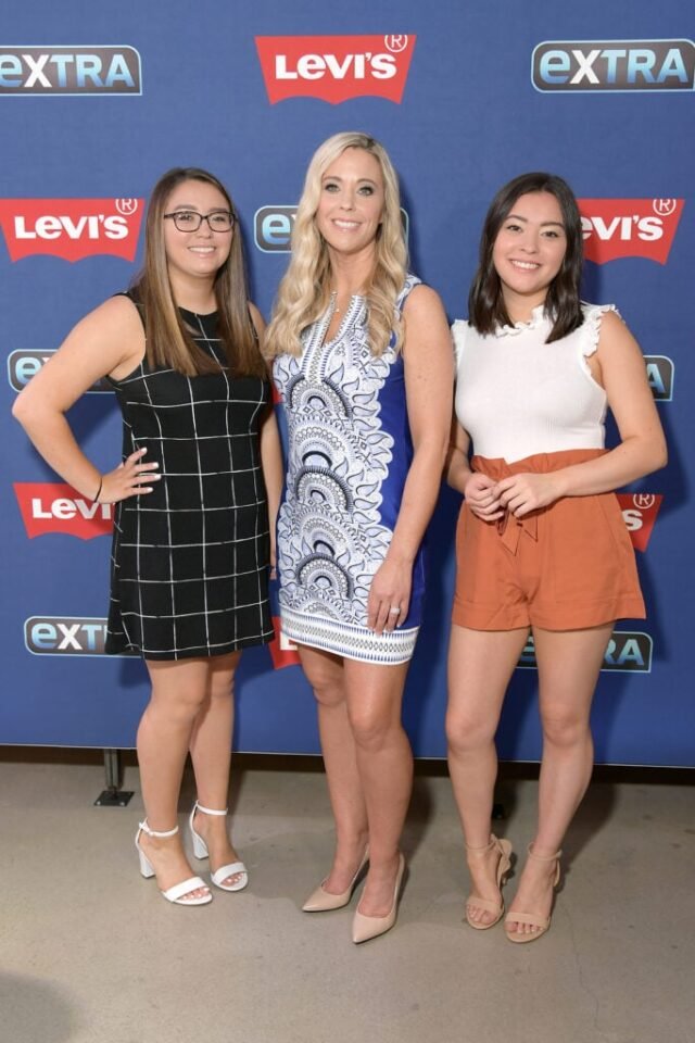 As-filhas-de-Gosselin-saem-como-estranhas-a-reacao-da.jpg As filhas de Gosselin saem como estranhas, a reação da mãe revelou