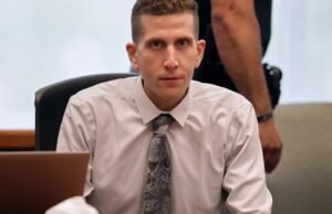 As selfies e fotos de Bryan Kohberger encontradas em seu telefone As selfies e fotos de Bryan Kohberger encontradas em seu telefone