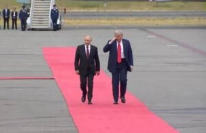 Assista Trump cumprimentar Putin quando ele chegar ao Alasca – RT World News Assista Trump cumprimentar Putin quando ele chegar ao Alasca - RT World News