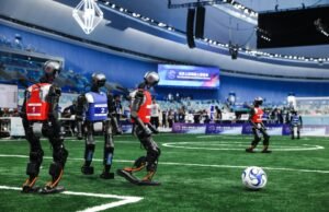 Assista como bots banglinging competindo nos jogos do First World Robot – e shows Humanoids não estão prontos para a dominação mundial ainda Assista como bots banglinging competindo nos jogos do First World Robot - e shows Humanoids não estão prontos para a dominação mundial ainda