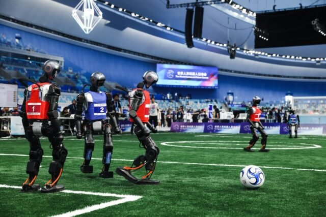 Assista como bots banglinging competindo nos jogos do First World Robot - e shows Humanoids não estão prontos para a dominação mundial ainda
