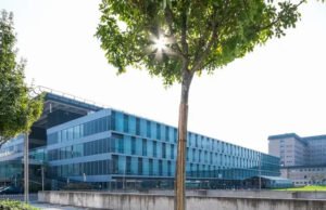 Dois bebês mortos por infecção ligada a ‘líquido de lavagem contaminado’ no hospital, provocando um recall urgente Dois bebês mortos por infecção ligada a 'líquido de lavagem contaminado' no hospital, provocando um recall urgente