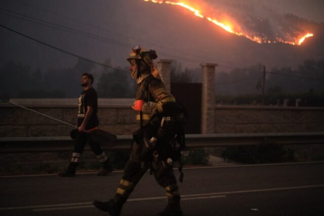 Espanha Wildfire Death Toll sobe para 4 e seis queimados horrivelmente queimados quando incêndios entram no nono dia e 2K soldados batalham no inferno
