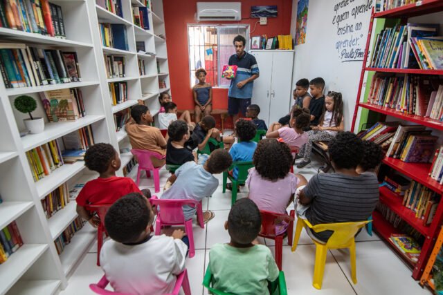 Favela Collective fortalece a comunidade através da alfabetização, memória, cultura e cinema [PROFILE] - RioonWatch
