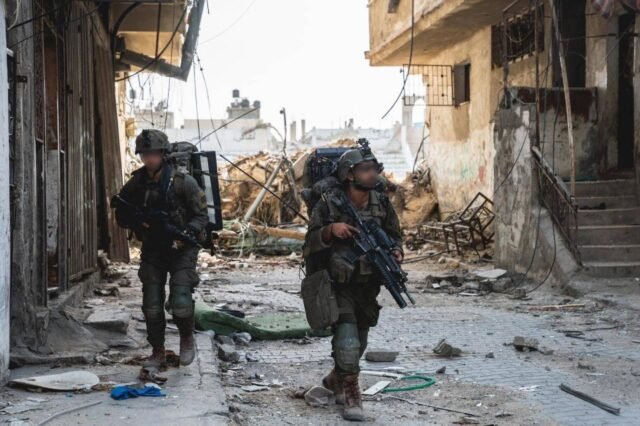 Israel chama 60k tropas para 'Operação Gideon's Chariots II' para assumir o controle da cidade de Gaza, enquanto o Ministro da Defesa aprova o Plano
