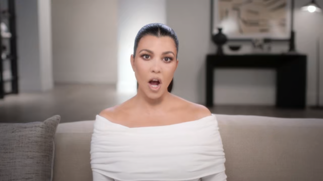Kourtney Kardashian grávida? Os fãs espionam o possível bebê de bebê

