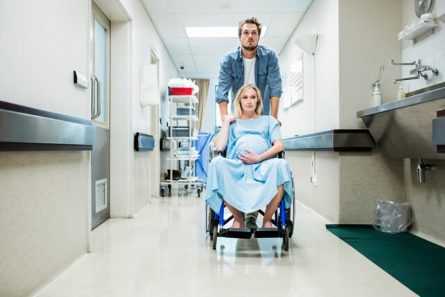 Mulher-quebra-o-casamento-secreto-do-marido-depois-que-a.jpg Mulher quebra o casamento secreto do marido depois que a segunda esposa deu à luz no hospital onde trabalhava