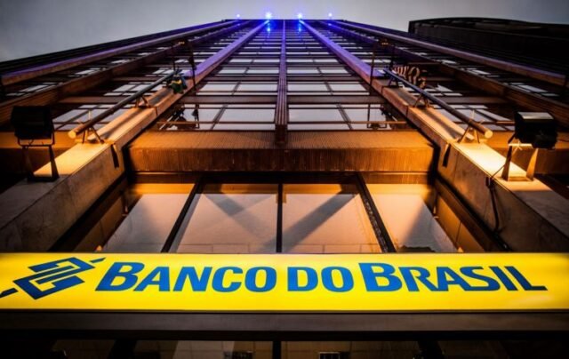 O cartão de crédito cancelado de De Moraes apresenta dilema para os bancos brasileiros - MercOpress
