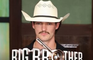 Riley Jeffries inicializada do Big Brother, os espectadores comemoram sua saída Riley Jeffries inicializada do Big Brother, os espectadores comemoram sua saída