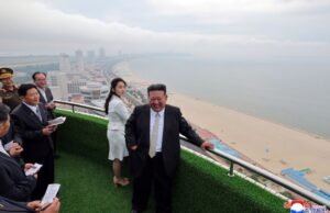 Verdade por trás do resort Benidorm da Coréia do Norte exposto com ‘Brigadas de Escravos’ trabalhando 21 horas e mulheres agredidas sexualmente Verdade por trás do resort Benidorm da Coréia do Norte exposto com 'Brigadas de Escravos' trabalhando 21 horas e mulheres agredidas sexualmente