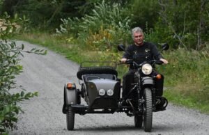 ‘Vladimir Putin me comprou uma moto de £ 16k como presente enquanto estiver no Alasca … eu provavelmente deveria escrever uma carta de agradecimento’ 'Vladimir Putin me comprou uma moto de £ 16k como presente enquanto estiver no Alasca ... eu provavelmente deveria escrever uma carta de agradecimento'