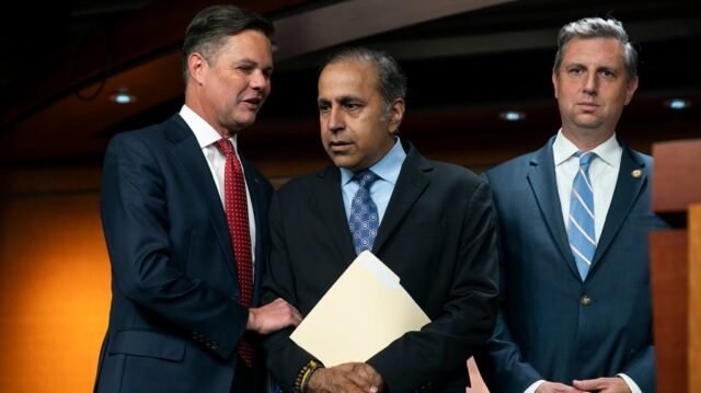 Democrata alerta contra as forças de paz chinesas na Ucrânia 
