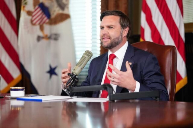JD Vance hospeda 'The Charlie Kirk Show': NPR
