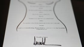 O Congresso dos EUA lança o livro de aniversário de Epstein (leia na íntegra) – RT World News O Congresso dos EUA lança o livro de aniversário de Epstein (leia na íntegra) - RT World News