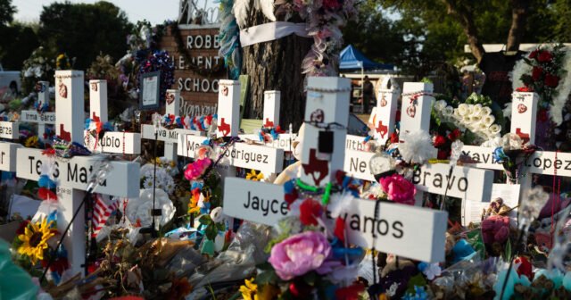 Os funcionários da escola de Uvalde planejavam inicialmente defender Pete Arredondo, mostram os registros - ProPublica
