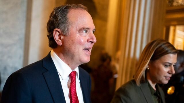 Schiff responde ao Relatório do ProPublica sobre as hipotecas do Gabinete Trump: 'Sconoming' Hipocrisia
