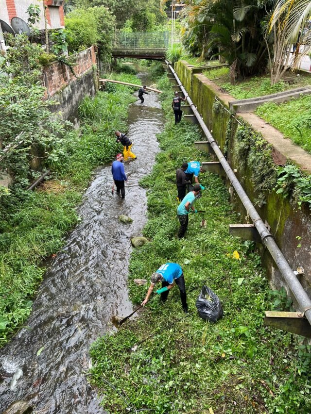 'Se outras associações se juntarem a nós ... poderíamos limpar o rio inteiro' - Rioonwatch
