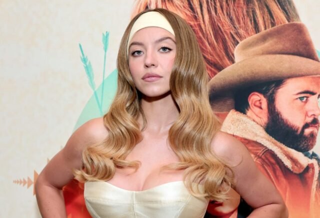 Sydney Sweeney lança a campanha publicitária de Jimmy Choo, Sparks mais uma controvérsia
