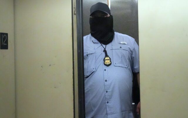 Trump-esta-expandindo-sua-tipocracia-mascarada.jpg Trump está expandindo sua tipocracia mascarada