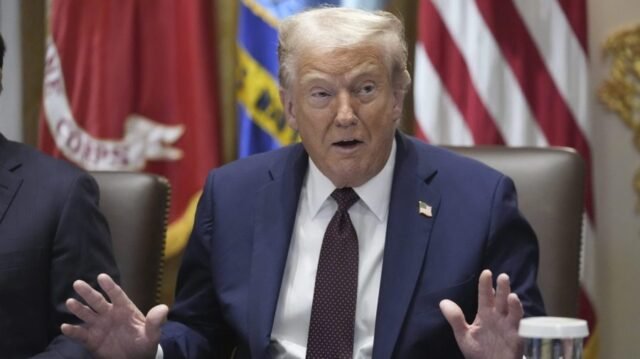 Trump: 'não me incomodaria' para ver Comey, Brennan preso
