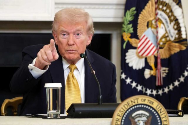 À medida que crescem as greves em supostos barcos de drogas, também aumentam as questões sobre sua legalidade: NPR
