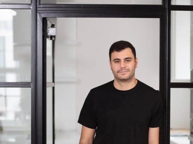 Aluno de Scale AI levanta US$ 9 milhões para IA atendendo indústrias críticas no MENA
