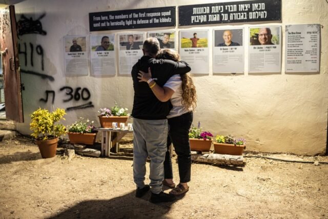 Famílias das vítimas massacradas em 7 de outubro se unem enquanto o mundo espera que o Hamas finalmente aceite o plano de paz de Trump
