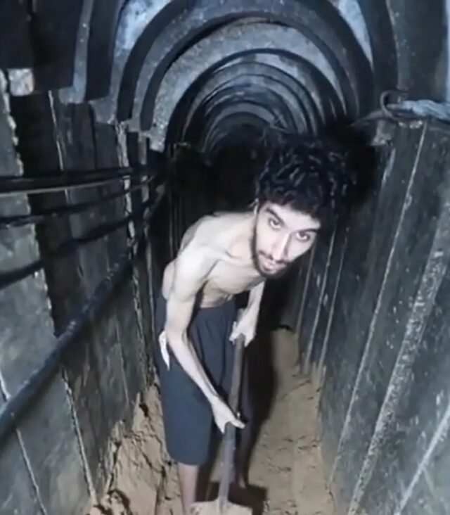 Famílias de reféns perturbadas alertaram que seus entes queridos poderiam estar irreconhecíveis após dois anos de cativeiro do Hamas
