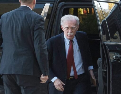 John Bolton se declara inocente em tribunal federal John Bolton se declara inocente em tribunal federal